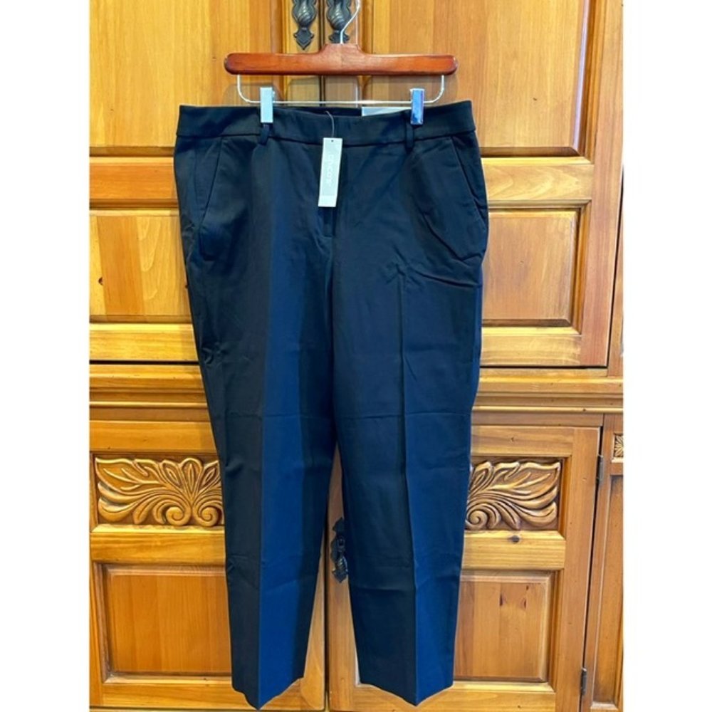Chico's Black Straight Crop Pant - Size 2 - Size US 12